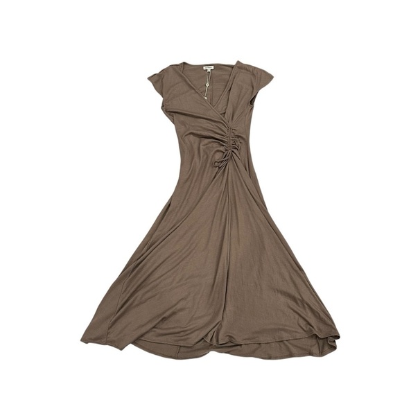 Max Studio Crinkled Side Ruched Dress medium - Picture 4 of 8